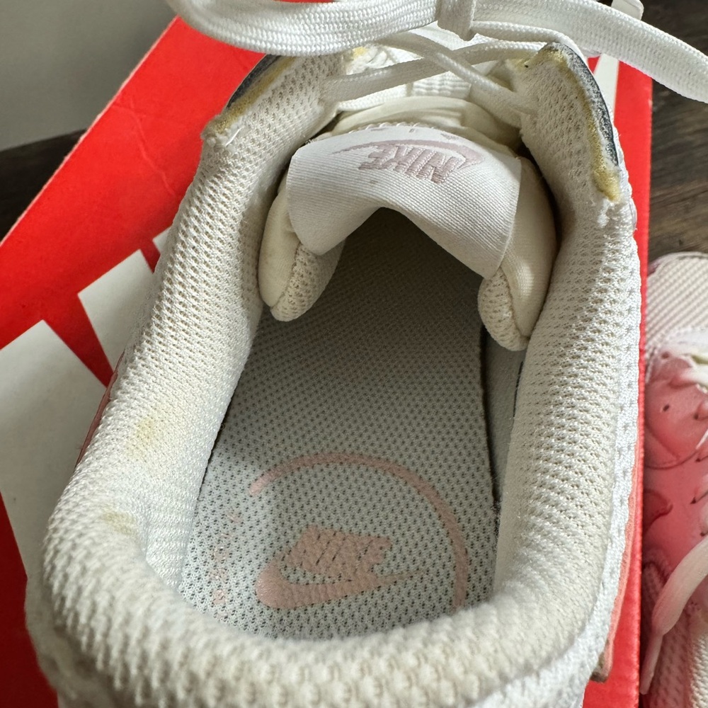 Nike Women's White and Light Pink Sneakers - Picture 4 of 9